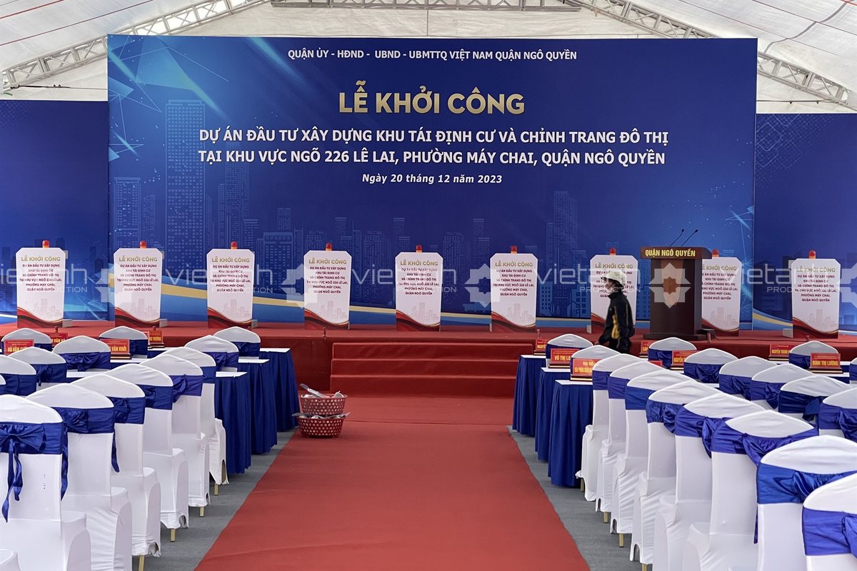 Không gian sân khấu và khu đại biểu lễ khởi công Khu tái định cư 226 Lê Lai