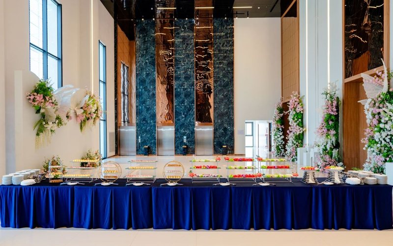 Khu vực tiệc nhẹ tại sảnh Ballroom của Pandora Center Hải Phòng