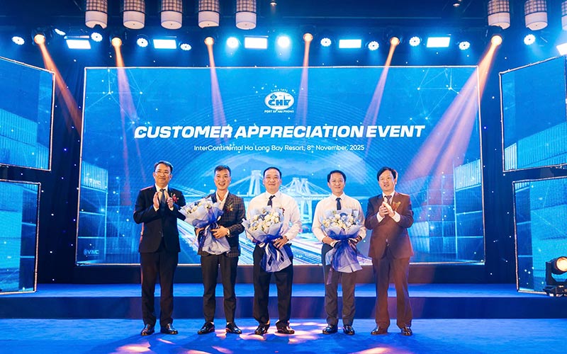 Lãnh đạo Cảng Hải Phòng tri ân đại diện các cơ quan và đối tác tại Hội nghị Khách hàng năm 2025