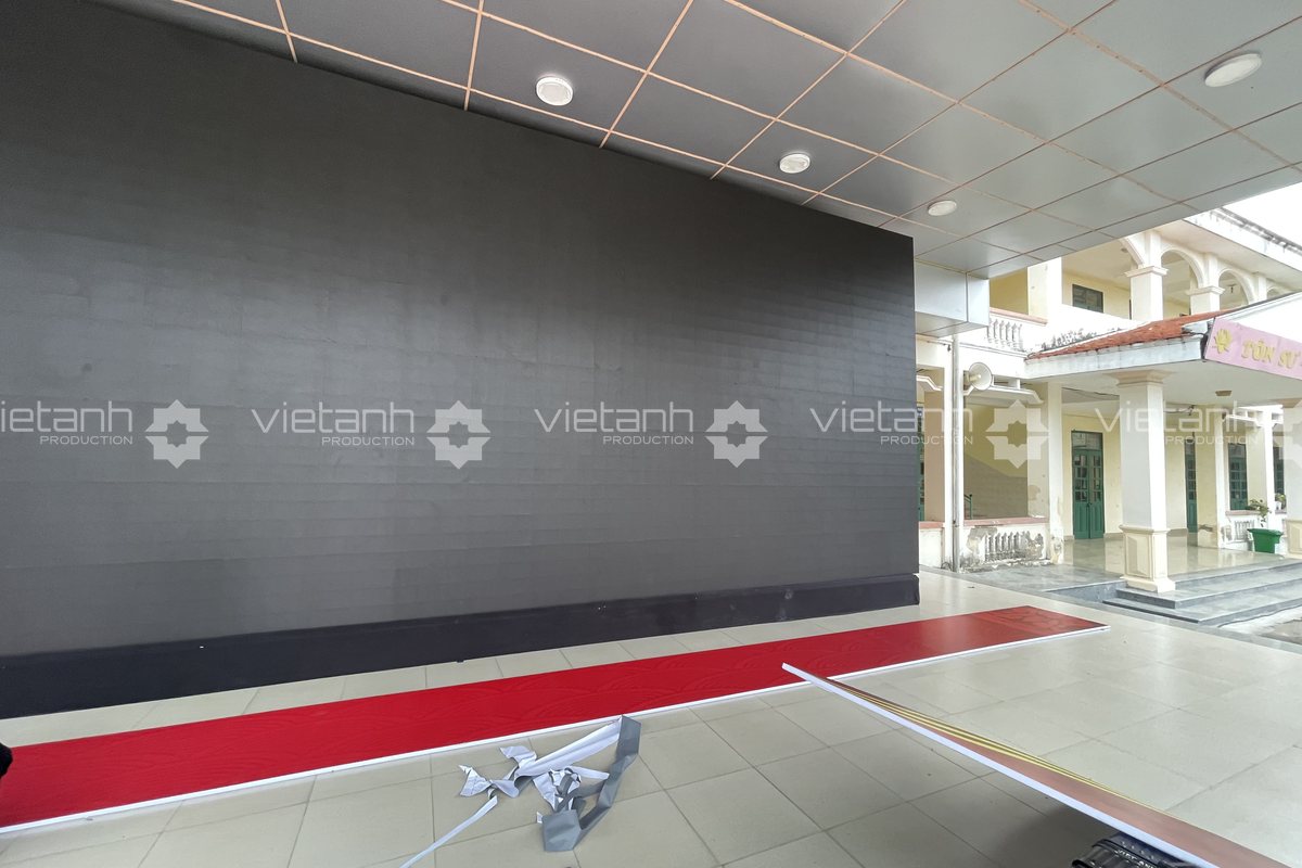 Màn hình LED khổ lớn được lắp đặt tại khu vực sân khấu ở Hải Phòng