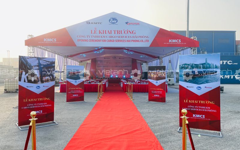 Lối đón khách và không gian hoàn thiện của lễ khai trương KM Cargo Hải Phòng