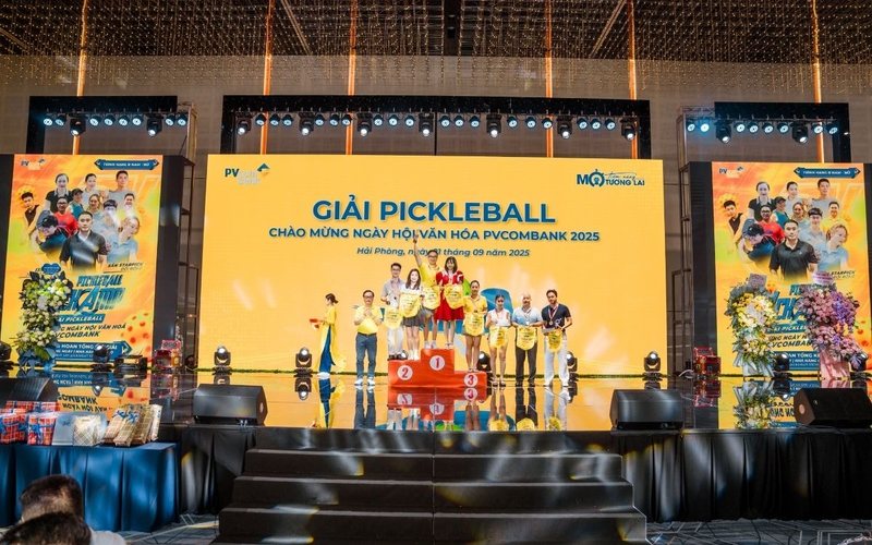 Sân khấu màn hình LED Ngày hội Văn hóa PVcomBank 2025 tại Pandora Center Hải Phòng