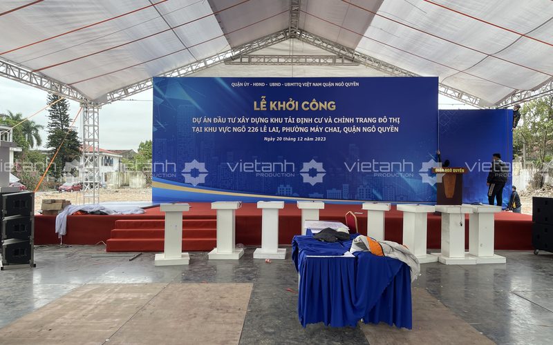 Thi công backdrop sân khấu Lễ khởi công dự án 226 Lê Lai