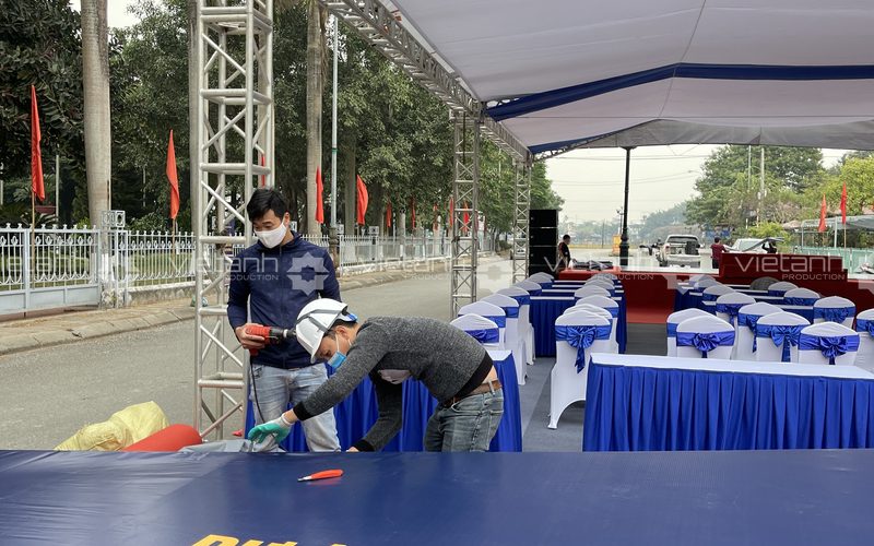 Thi công khung truss và mái nhà bạt Lễ khởi công công viên 53 Lạch Tray
