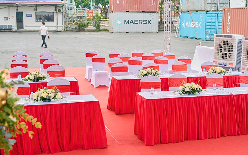 Thi công lắp đặt bàn ghế sự kiện diễn ra tại Cảng Tân Vũ Hải Phòng