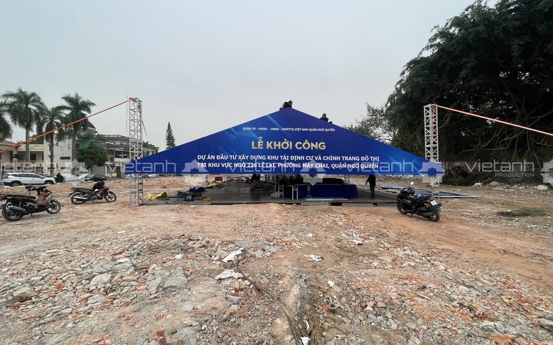 Thi công nhận diện mặt tiền nhà bạt Lễ khởi công 226 Lê Lai