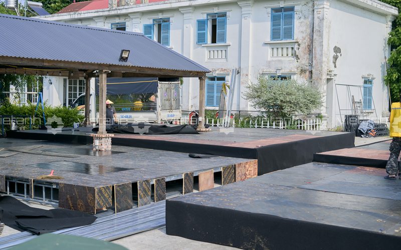 Thi công sàn khán đài diện tích 200 m² cho Show Du Ca tại Hải Phòng