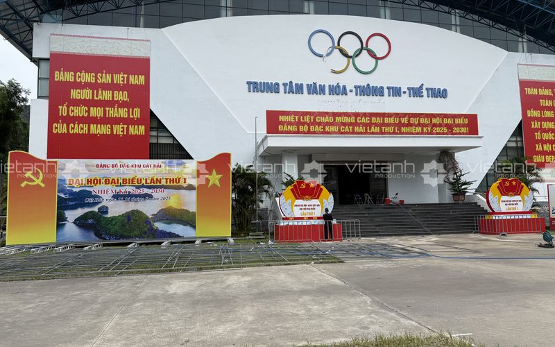 Nhân sự Viet Anh Production thi công và vận hành kỹ thuật Đại hội đại biểu Đảng bộ Đặc khu Cát Hải (ảnh 5/5)