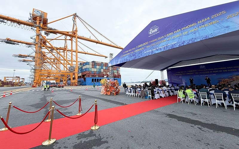 Toàn cảnh không gian lễ đón TEU thứ 2 triệu tại Cảng Hải Phòng do Viet Anh Production tổ chức