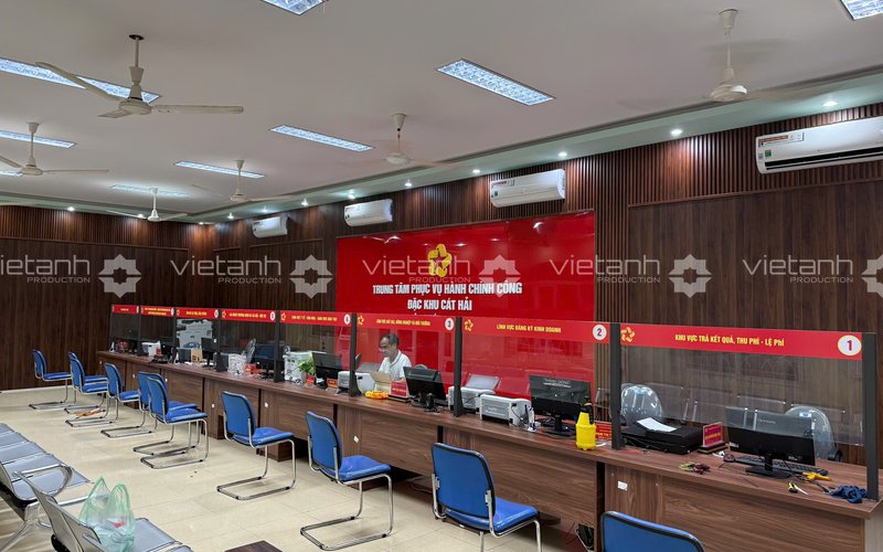 Toàn cảnh khu vực giao dịch Trung tâm Phục vụ hành chính công Đặc khu Cát Hải