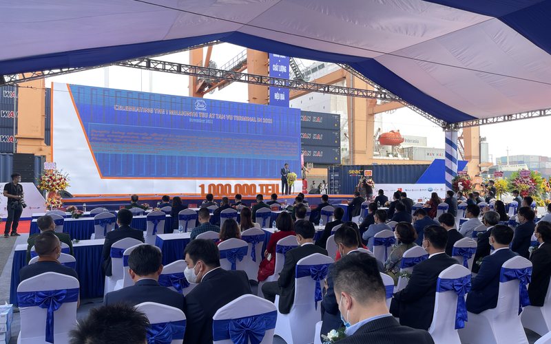 Toàn cảnh Lễ đón TEU thứ 1 triệu thông qua Cảng Tân Vũ năm 2021