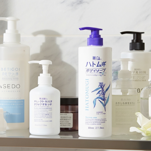 Sữa tắm dưỡng ẩm và làm sáng da Hatomugi (800ml)