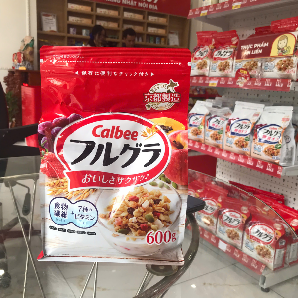 Ngũ cốc trái cây Calbee 600g
