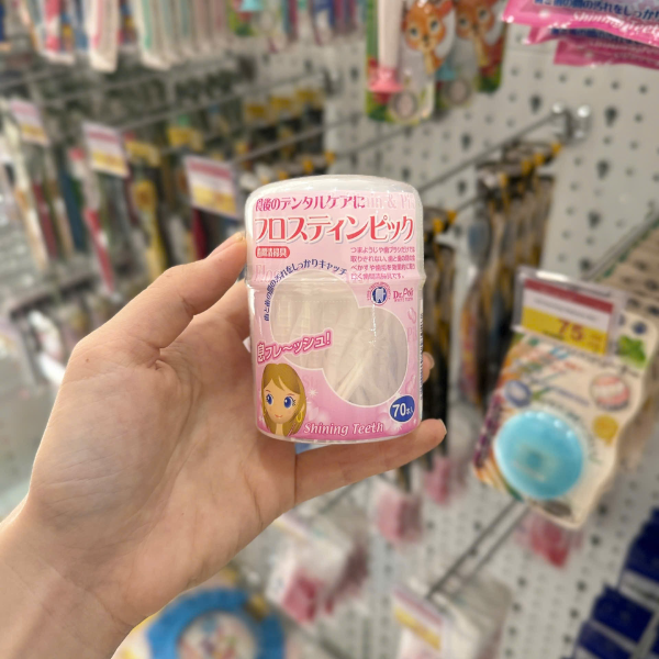 Tăm chỉ nha khoa Okamura hộp 70 cây màu hồng