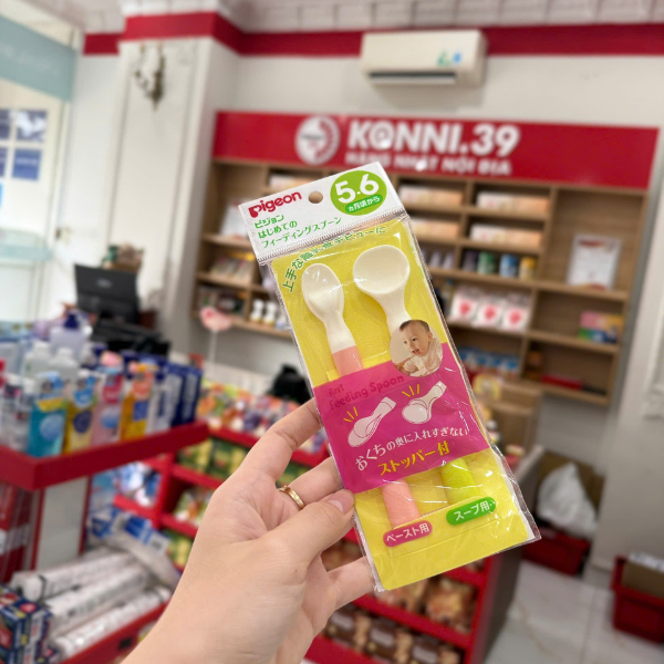 Bộ thìa mềm Pigeon ăn dặm cho bé từ 5-6 tháng tuổi