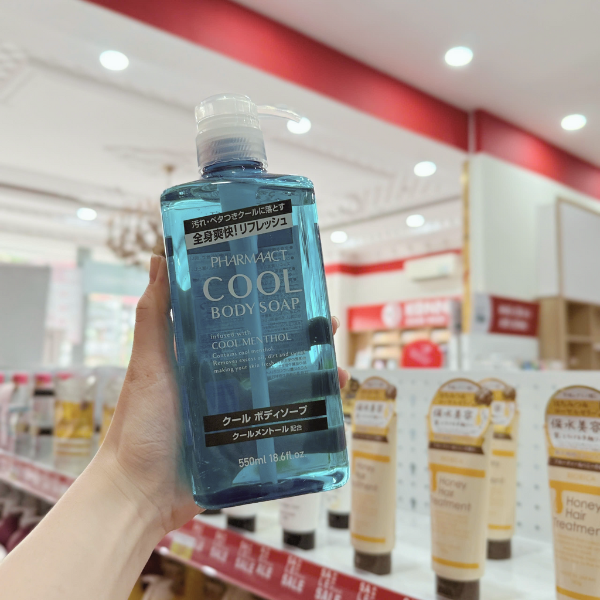 SỮA TẮM BẠC HÀ MÁT LẠNH PHARMAACT (550ML)