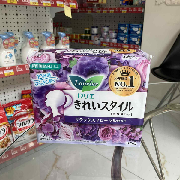 Băng vệ sinh hàng ngày siêu mỏng hương hoa Kao Laurie (Tím - Hương hoa)