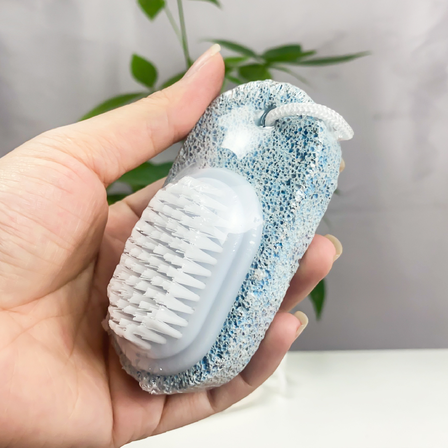 Đá bọt chà gót chân kèm bàn chải