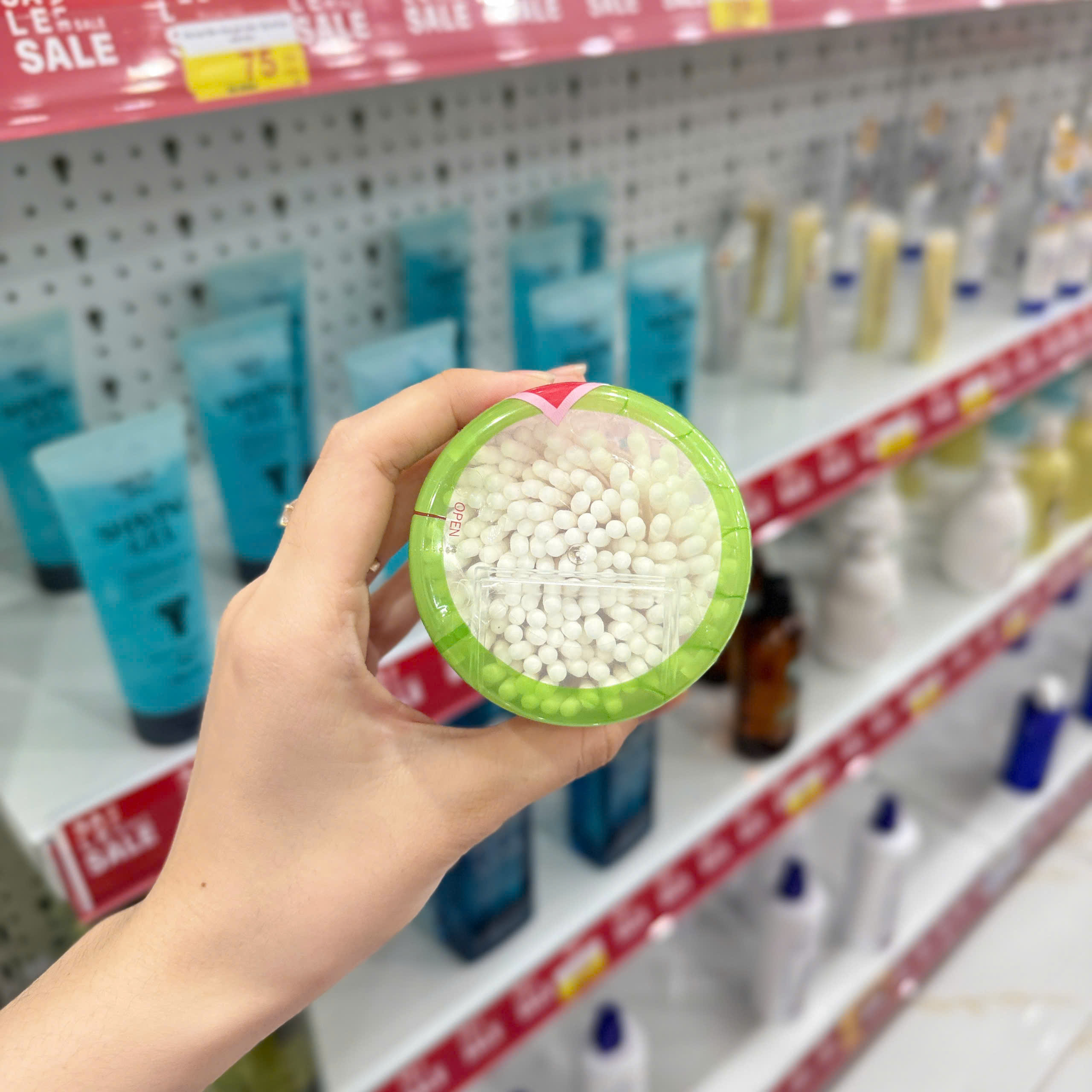 Tăm bông trẻ em Life hộp nắp bật 180 cây