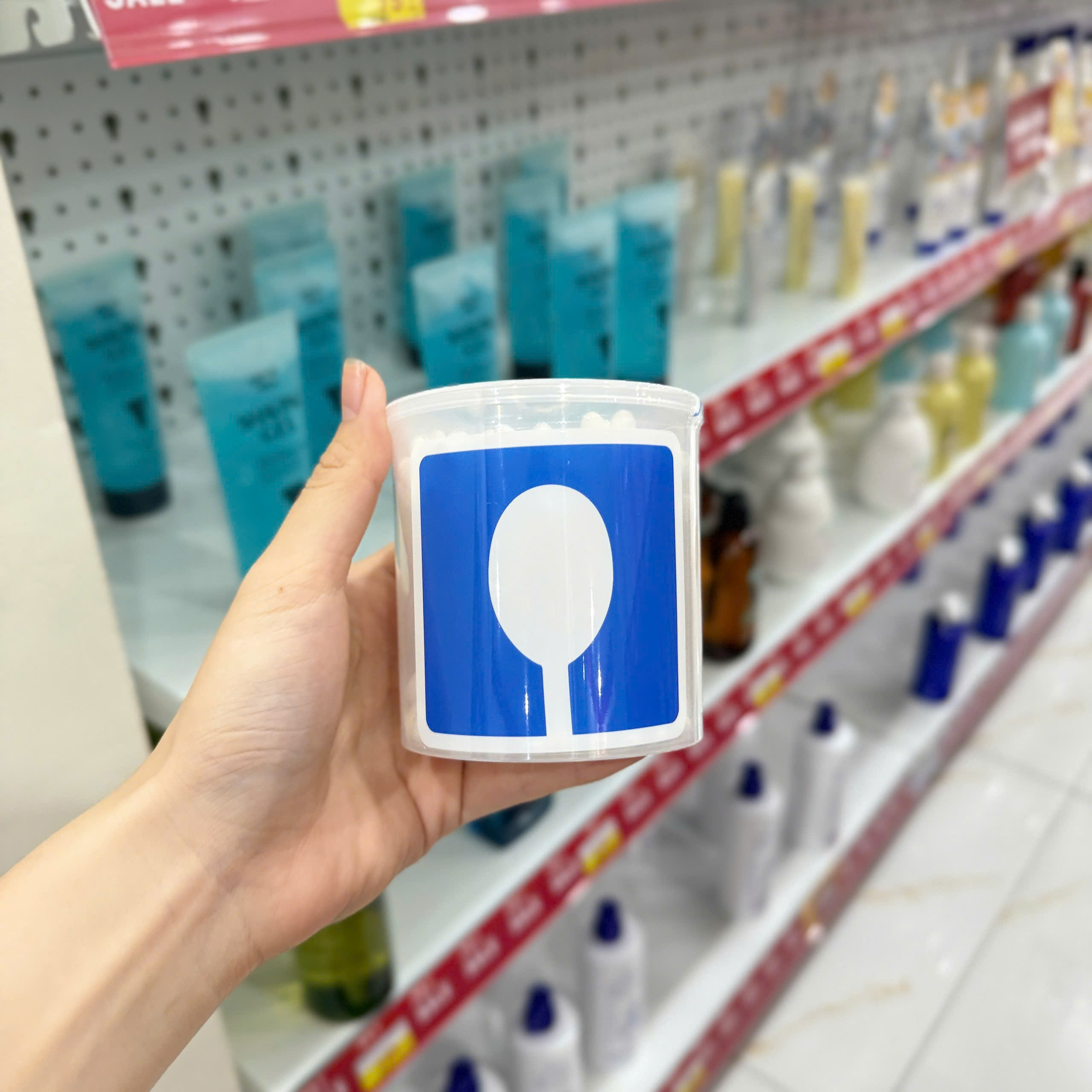 Tăm bông UD Shower đầu hình quả trứng hộp 110 chiếc