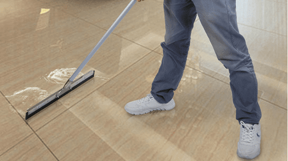 Cây gạt nước sàn loại nào tốt? Nên chọn inox hay nhựa?