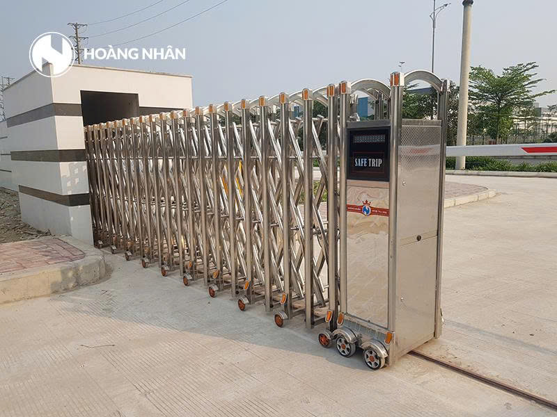 Cổng Xếp Inox 304 - Giải Pháp Bảo Vệ Tối Ưu Cho Mọi Công Trình