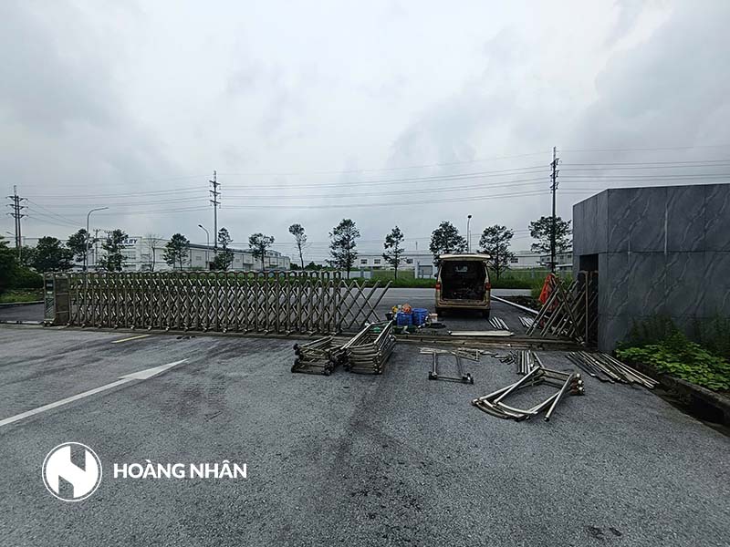 Sửa chữa cổng xếp Công ty YICHANG Việt Nam tại Hưng Yên