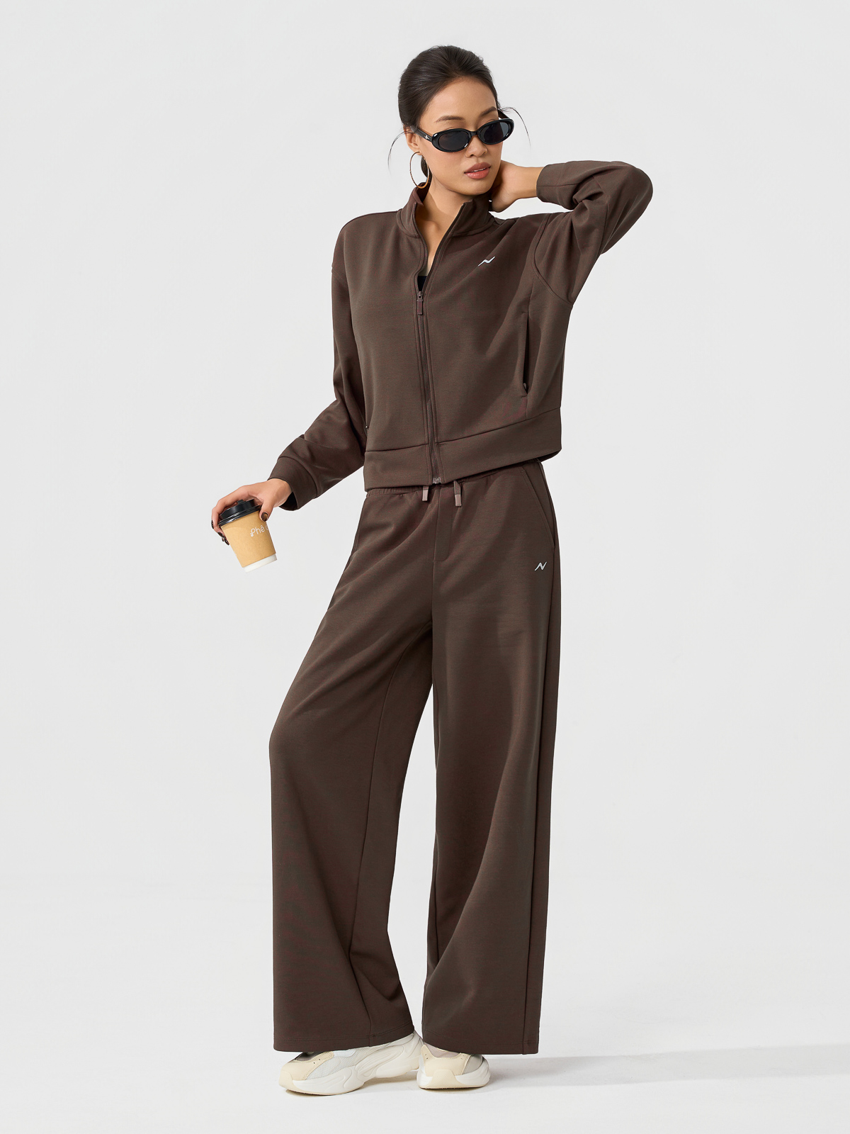 Áo khoác nỉ thể thao nữ boxy dệt interlock
