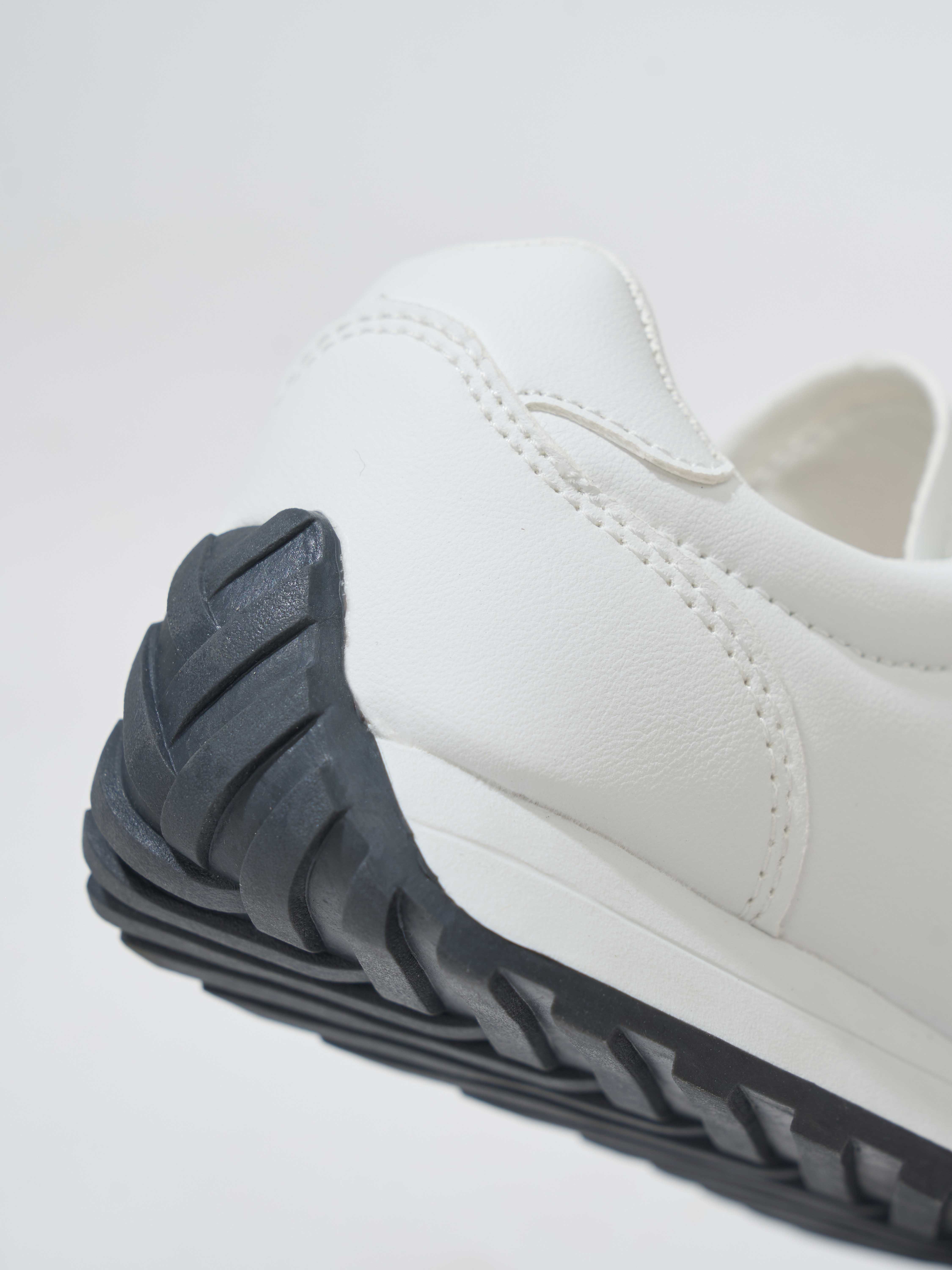 Giày Sneaker Nữ Daily Move – Năng động mỗi ngày