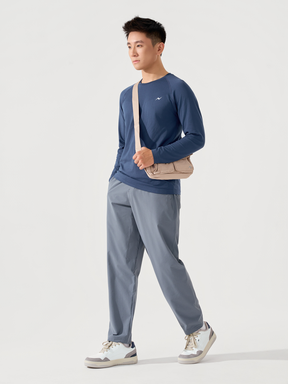 Áo Thun Dài Tay Nam Athleisure Dáng Slim Fit