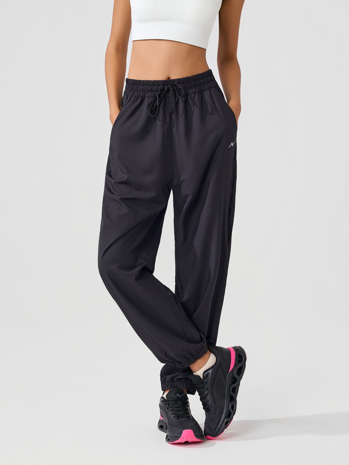Quần gió nữ dáng jogger cạp chun bản to thời trang