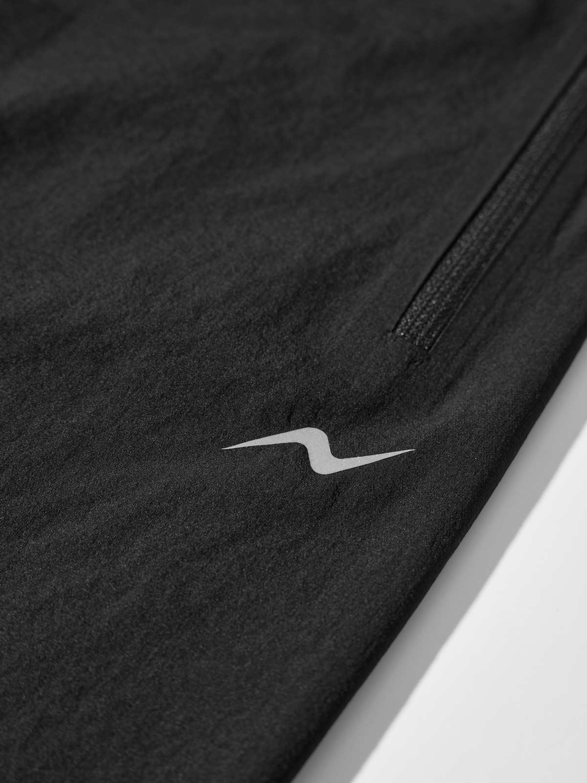 Quần Gió Dài Nam Thể Thao Năng Động