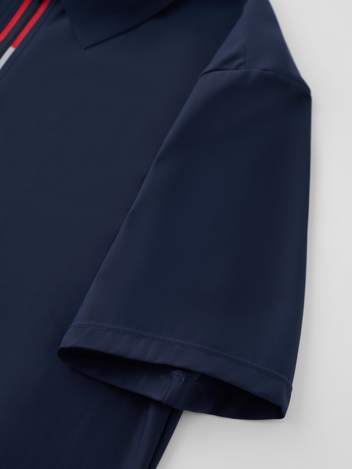 Áo Polo Dáng Suông Trụ Khoá Ép Seam