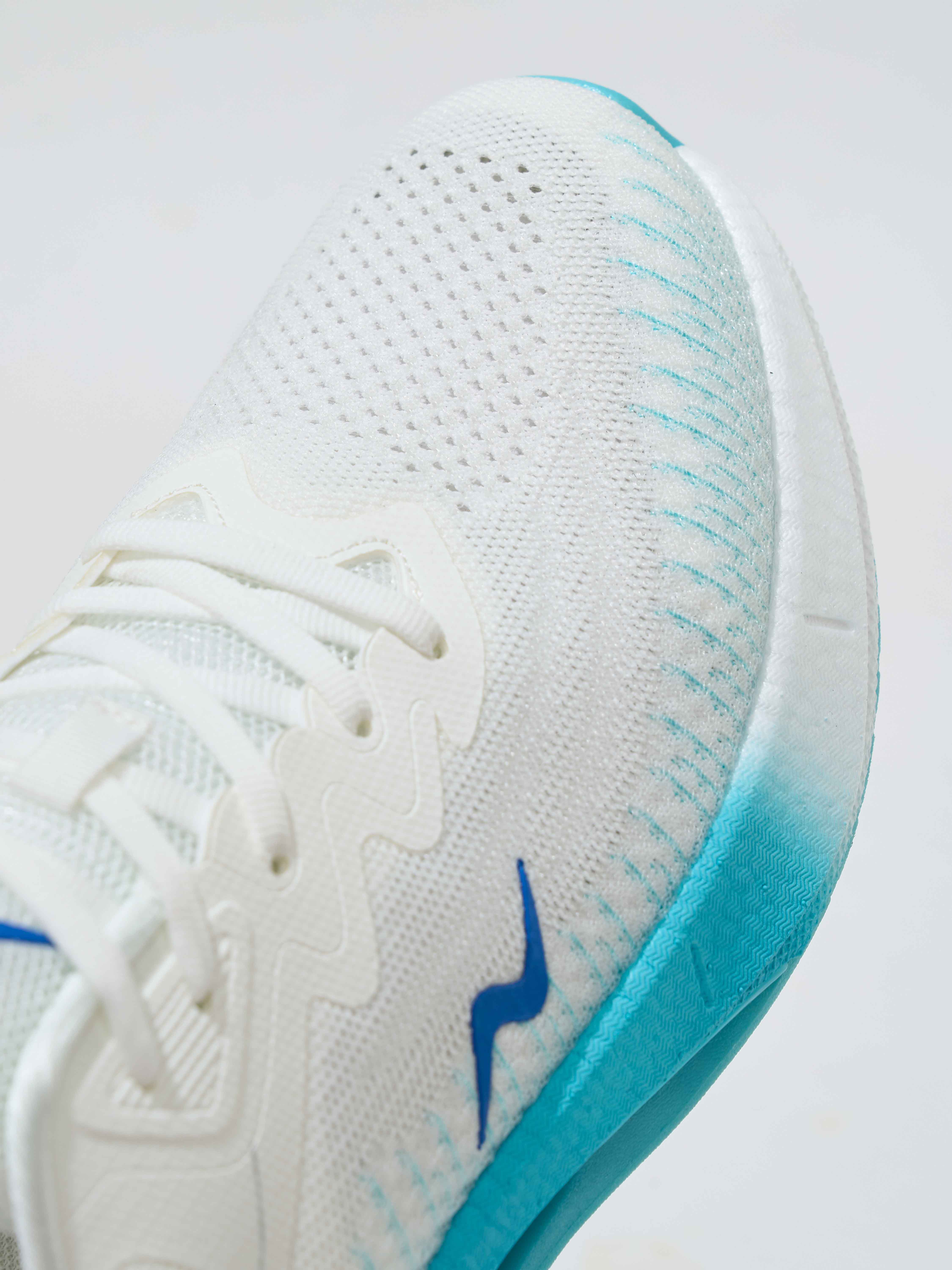 Giày Chạy Bộ Nam Siêu Nhẹ Velocity Knit Runner