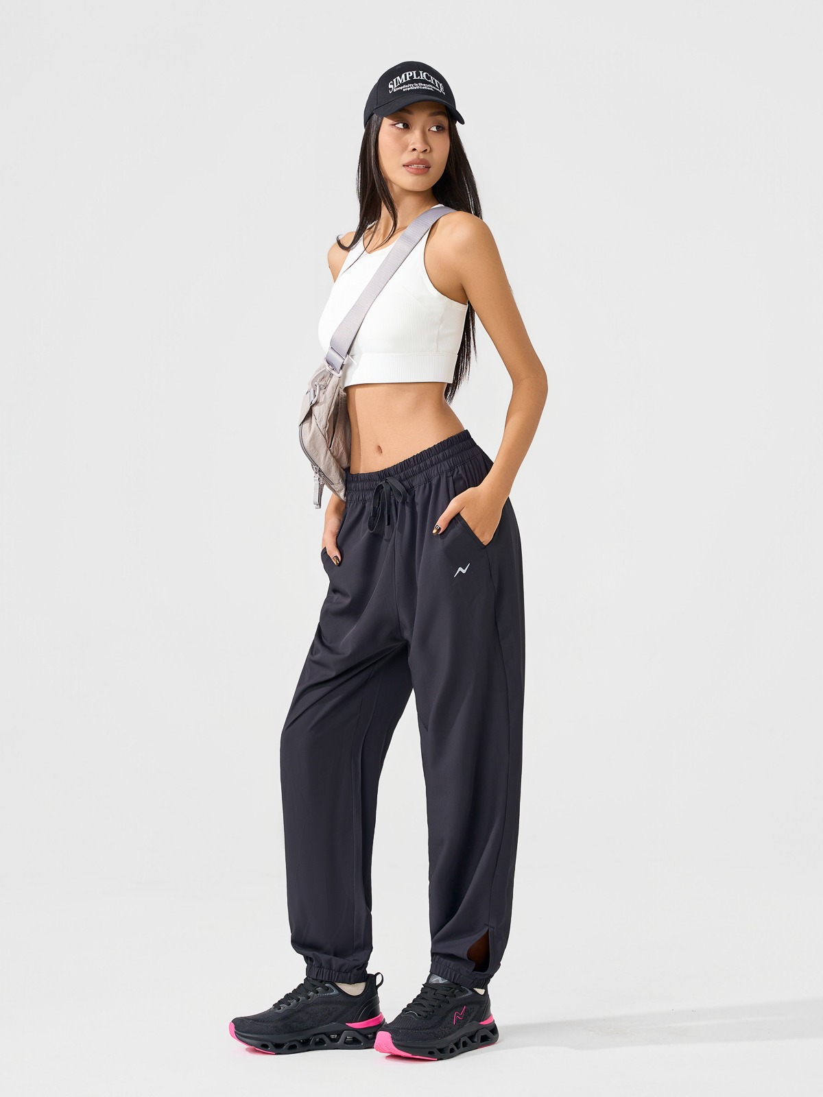 Quần gió nữ dáng jogger cạp chun bản to thời trang