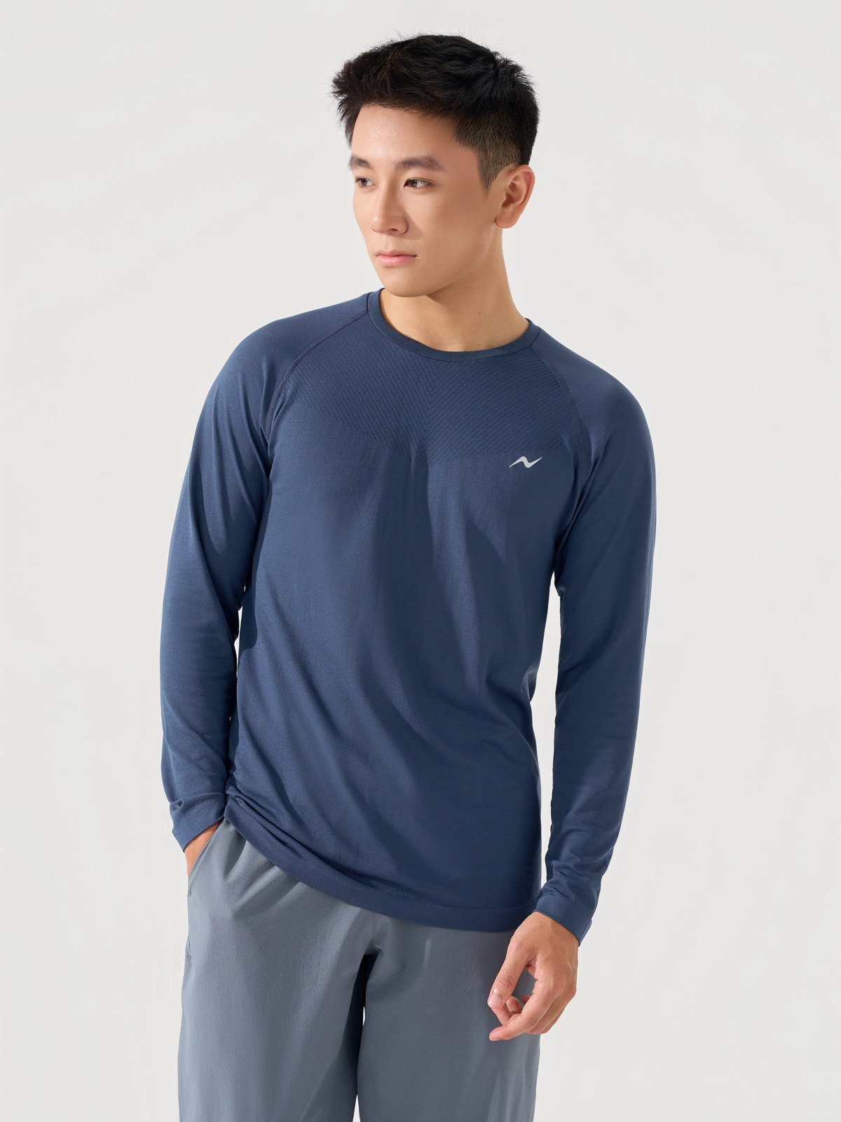Áo Thun Dài Tay Nam Athleisure Dáng Slim Fit