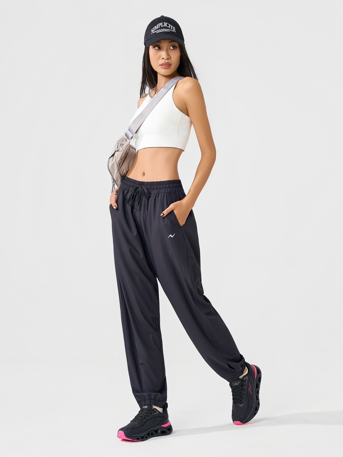 Quần gió nữ dáng jogger cạp chun bản to thời trang
