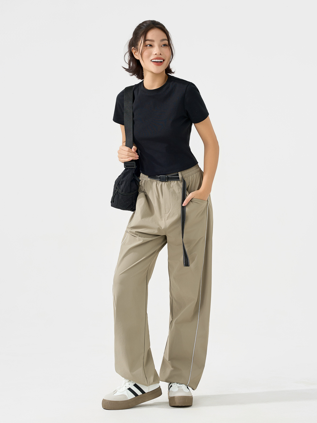 Áo thun nữ dáng croptop đàn hồi