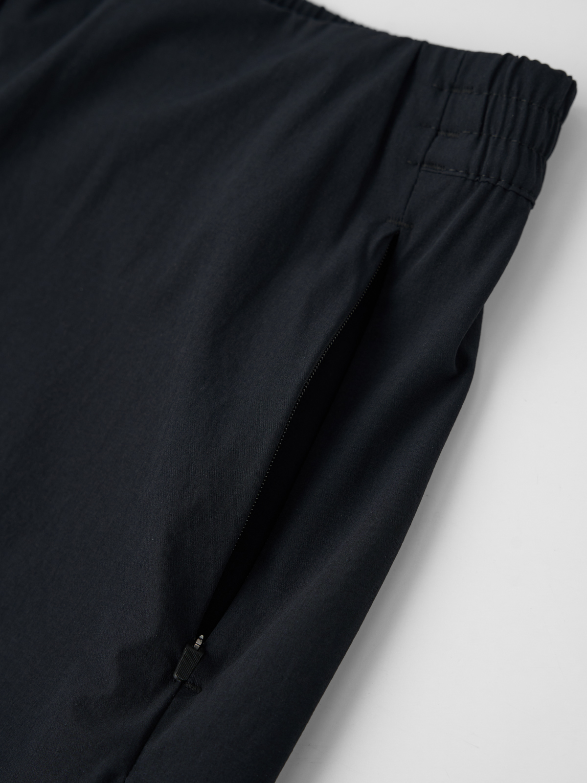 Quần Shorts Gió Seamless Laser
