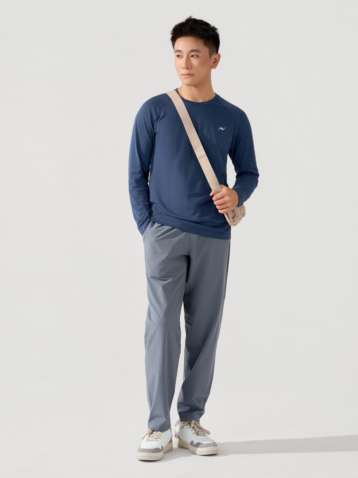 Áo Thun Dài Tay Nam Athleisure Dáng Slim Fit