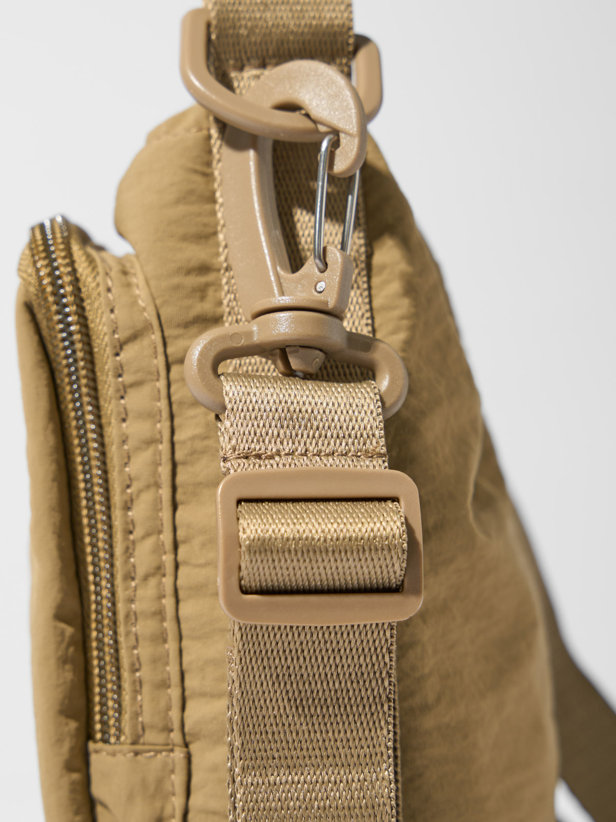 Túi Thể Thao Đen Chéo Đa Năng