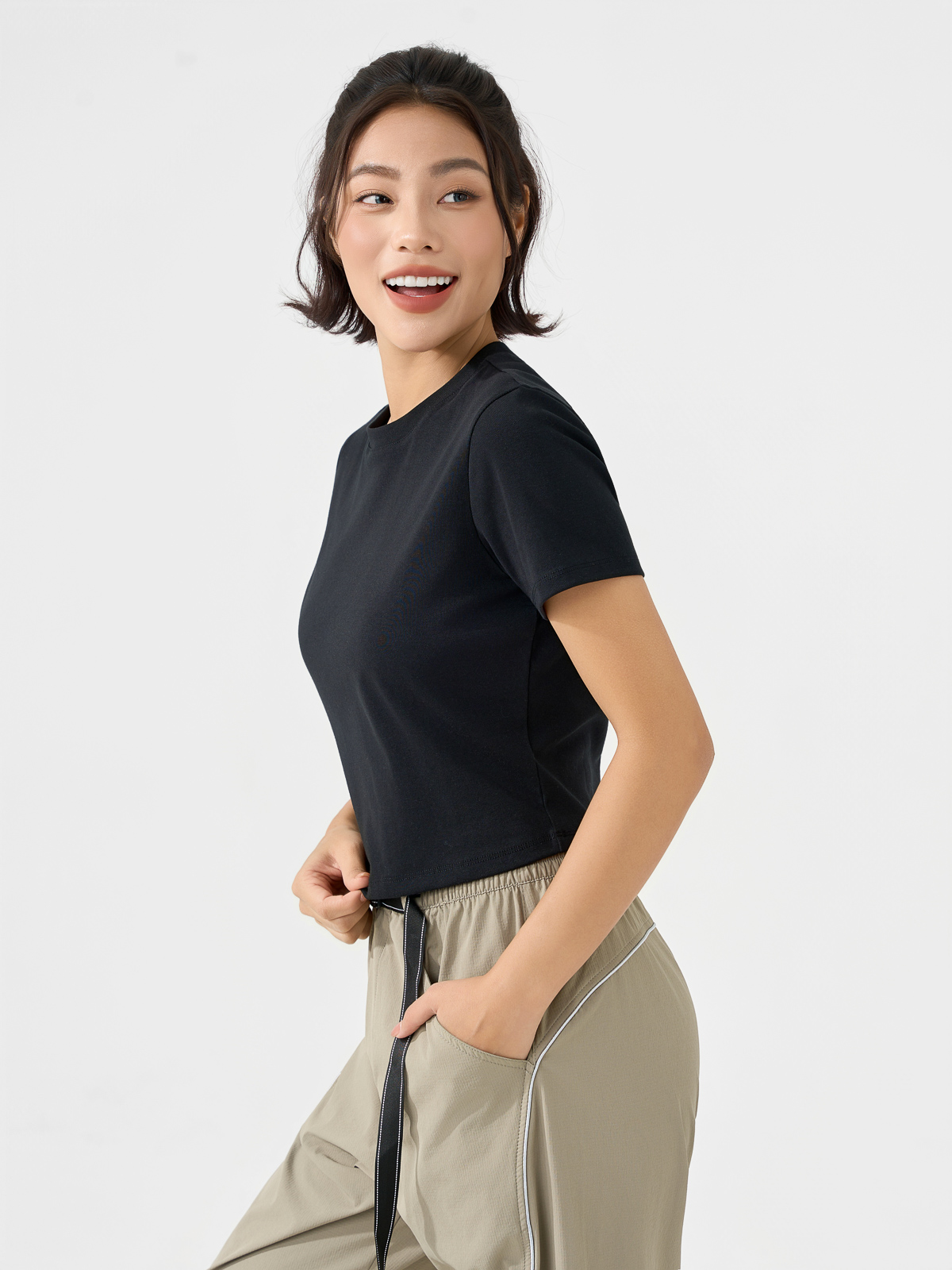 Áo thun nữ dáng croptop đàn hồi