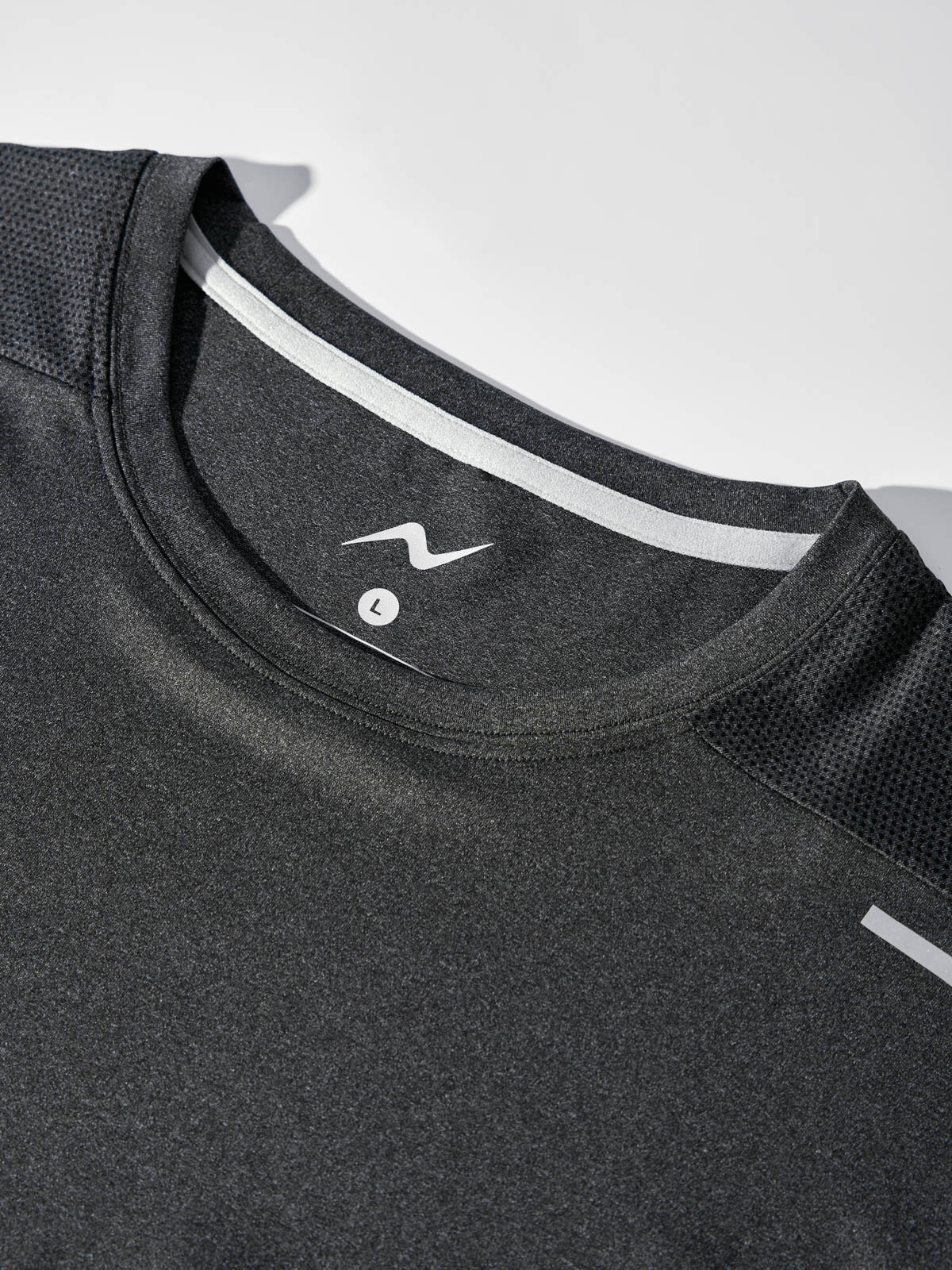 Áo Phông Dài Tay Thể Thao NEVO Cơ Bản