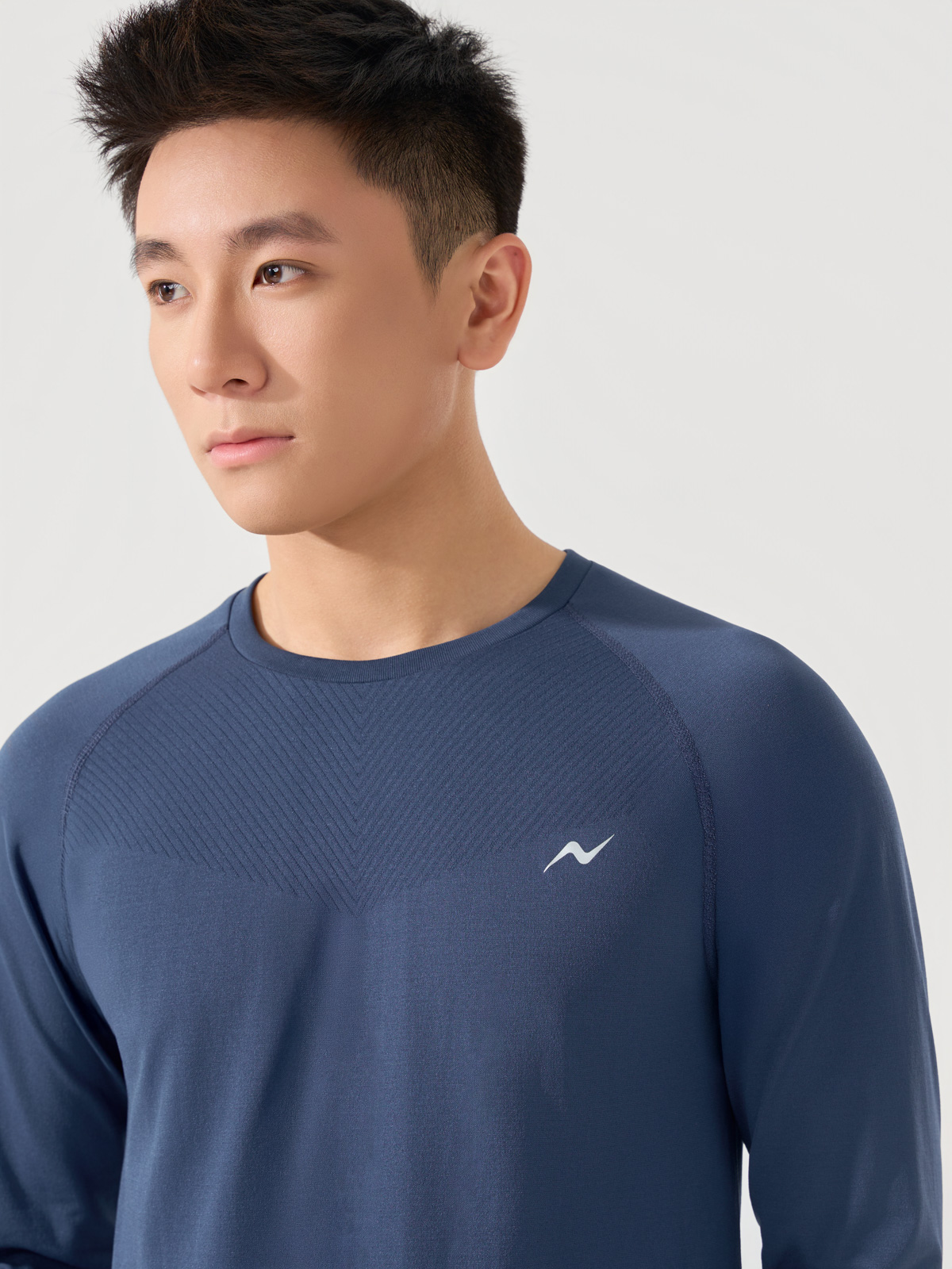 Áo Thun Dài Tay Nam Athleisure Dáng Slim Fit