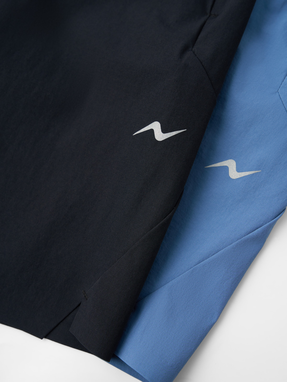 Quần Shorts Gió Seamless Laser