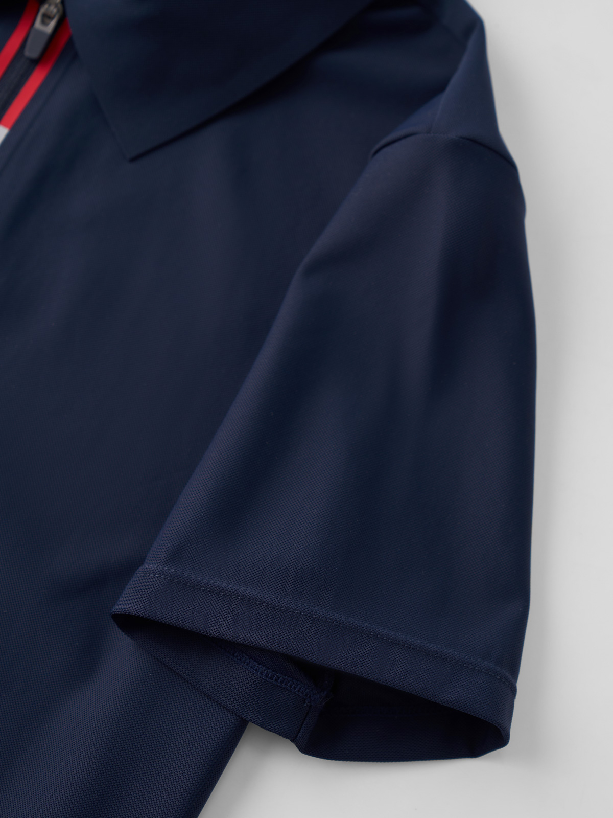 Áo Polo Dáng Suông Trụ Khoá Ép Seam