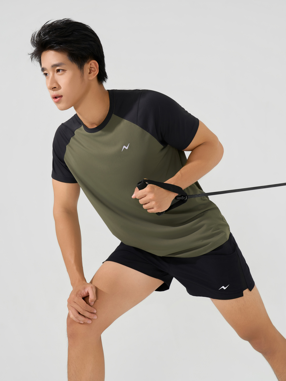 Áo Thun Thể Thao Raglan Motion Tee