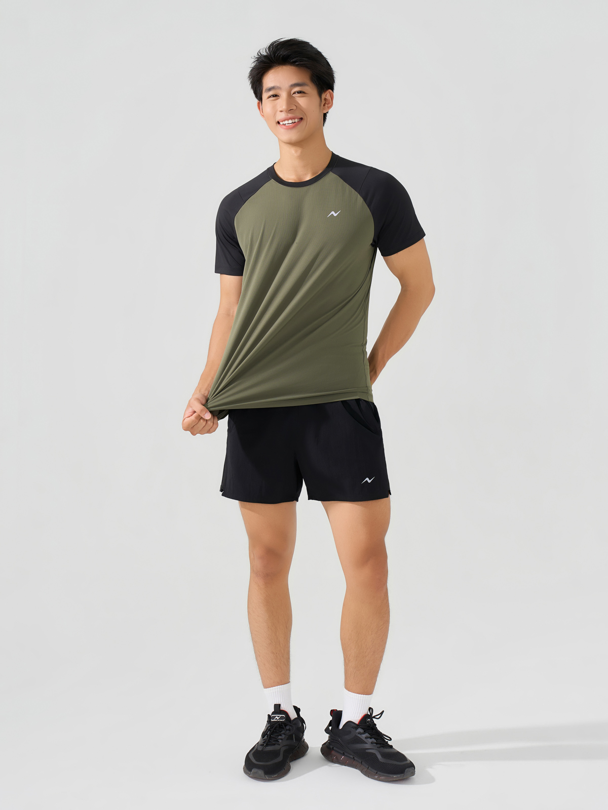 Áo Thun Thể Thao Raglan Motion Tee