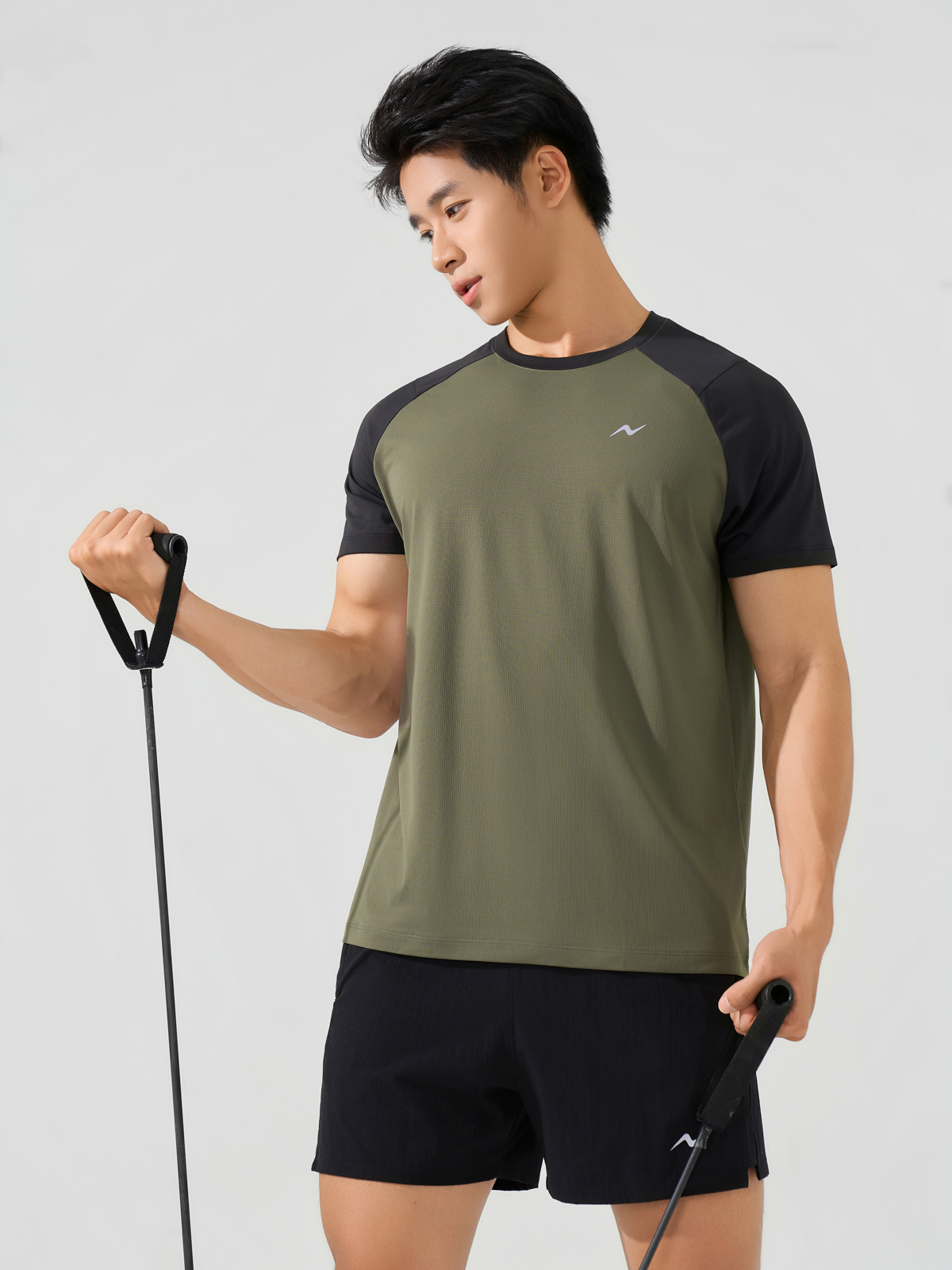 Áo Thun Thể Thao Raglan Motion Tee