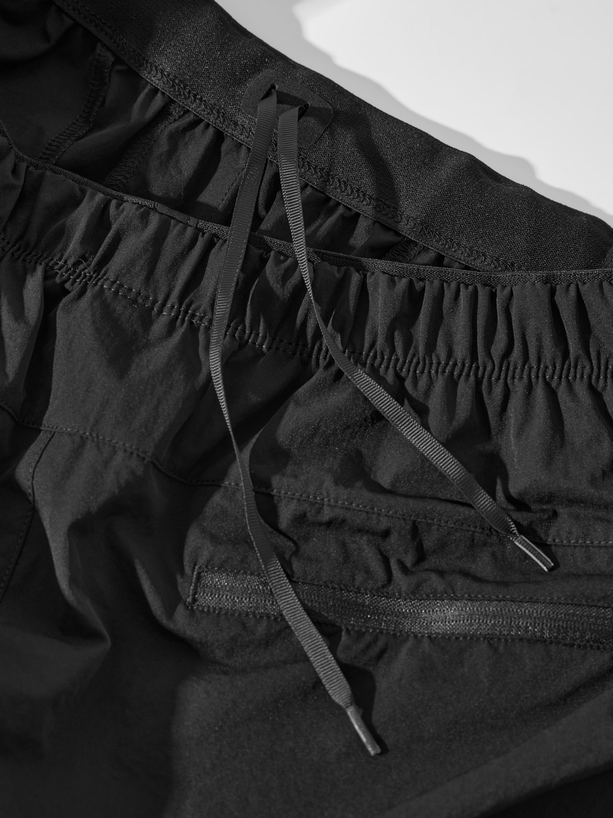 Quần Shorts Gió Thể Thao Nam Chun Ẩn